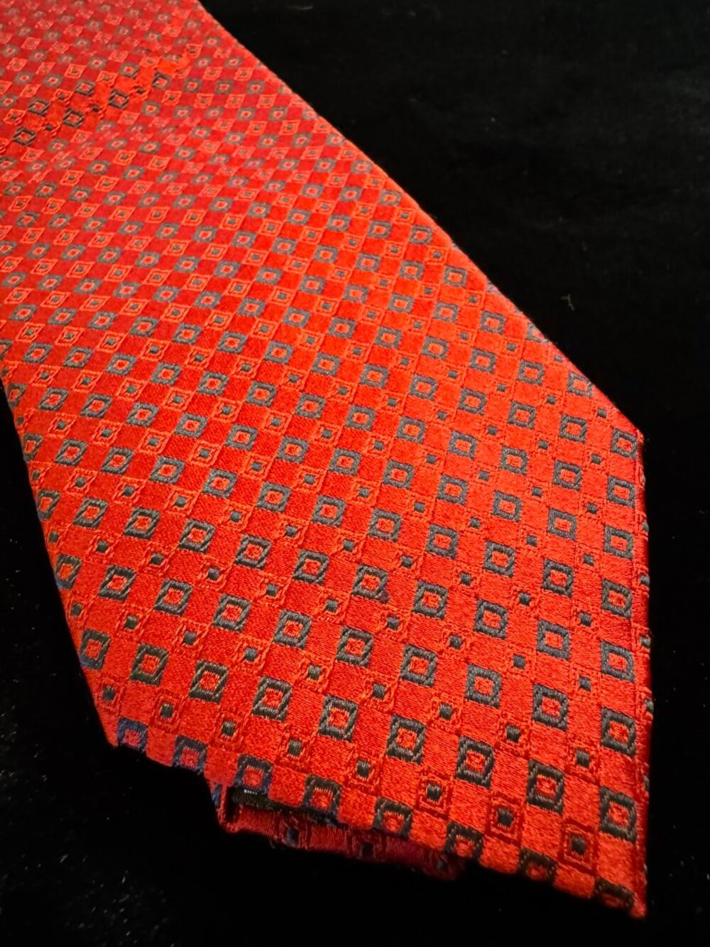 Pierre Cardin Red & Black Tie 59 inch - Picture 2 of 4
